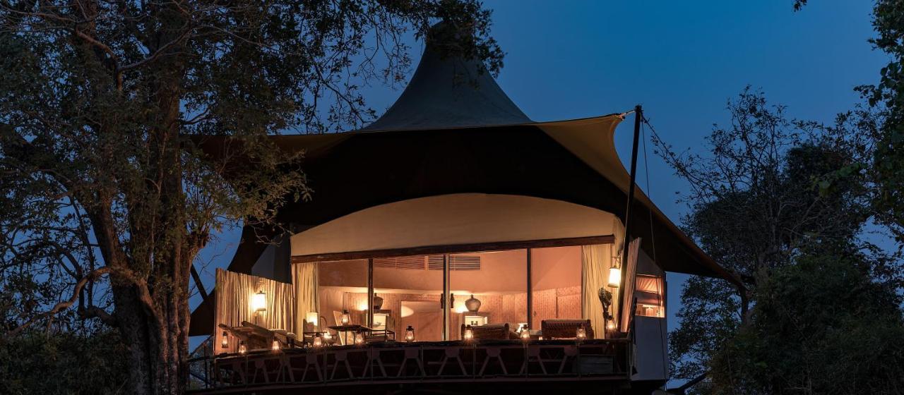 Banjaar Tola Kanha National Park - A Taj Safari Lodge Buitenkant foto