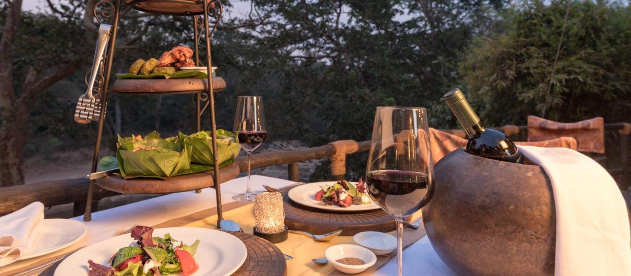 Banjaar Tola Kanha National Park - A Taj Safari Lodge Buitenkant foto