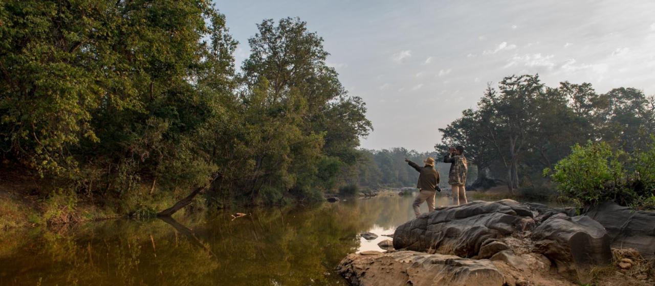 Banjaar Tola Kanha National Park - A Taj Safari Lodge Buitenkant foto